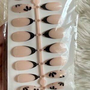 New Black Flower and Cream Press-On Nails